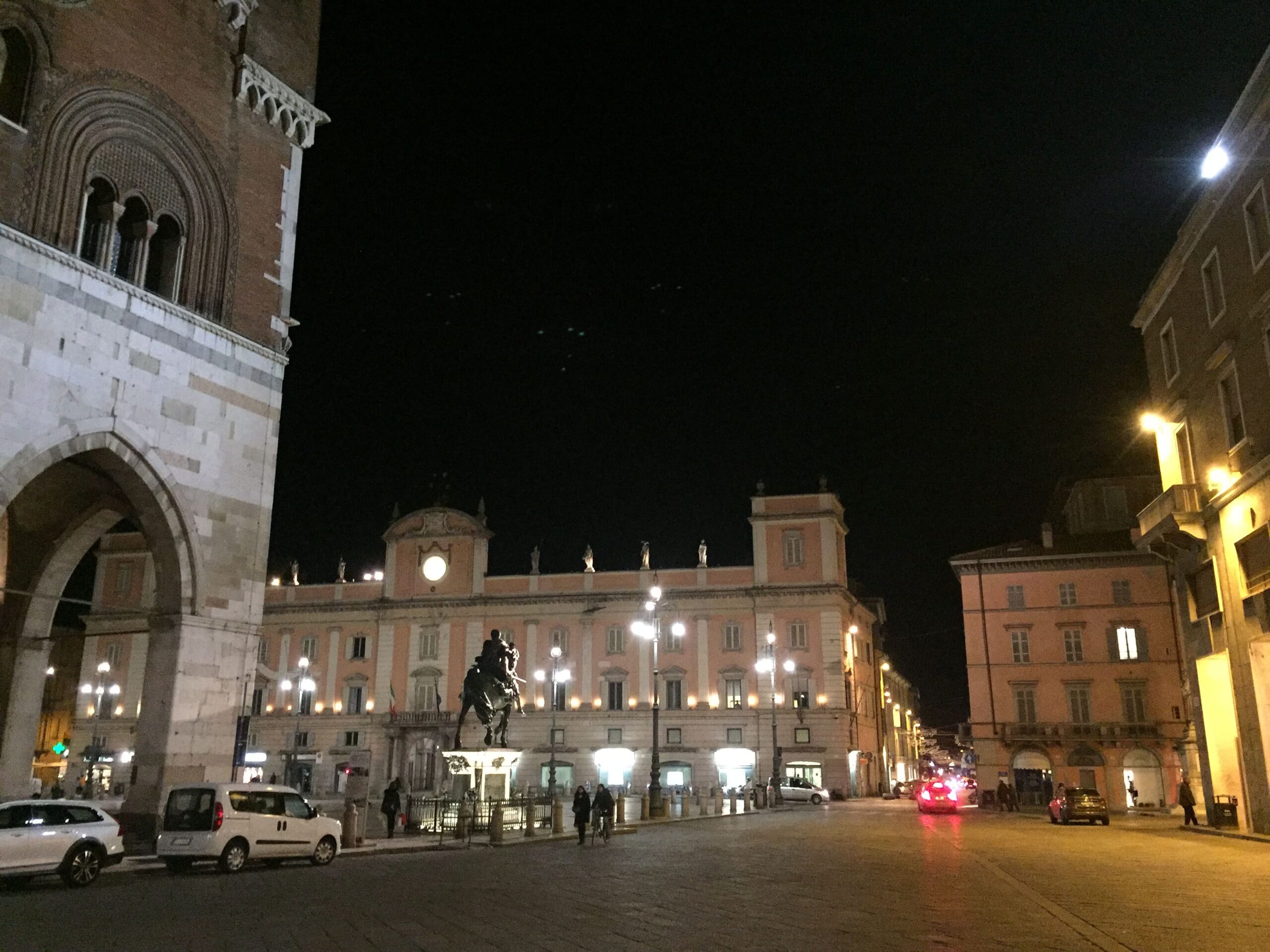 PiazzaCavalliNotte