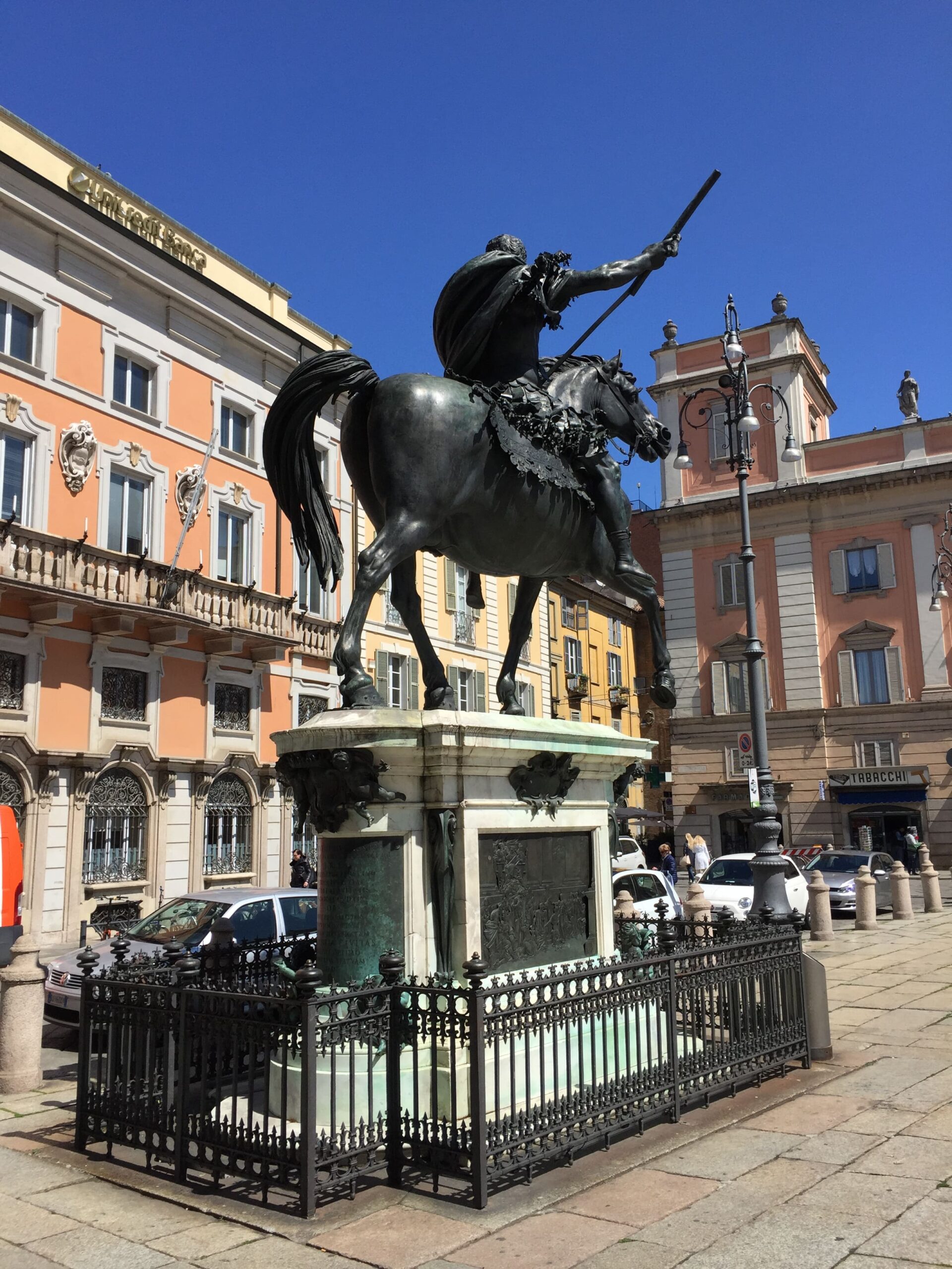 PiazzaCavalliStatua