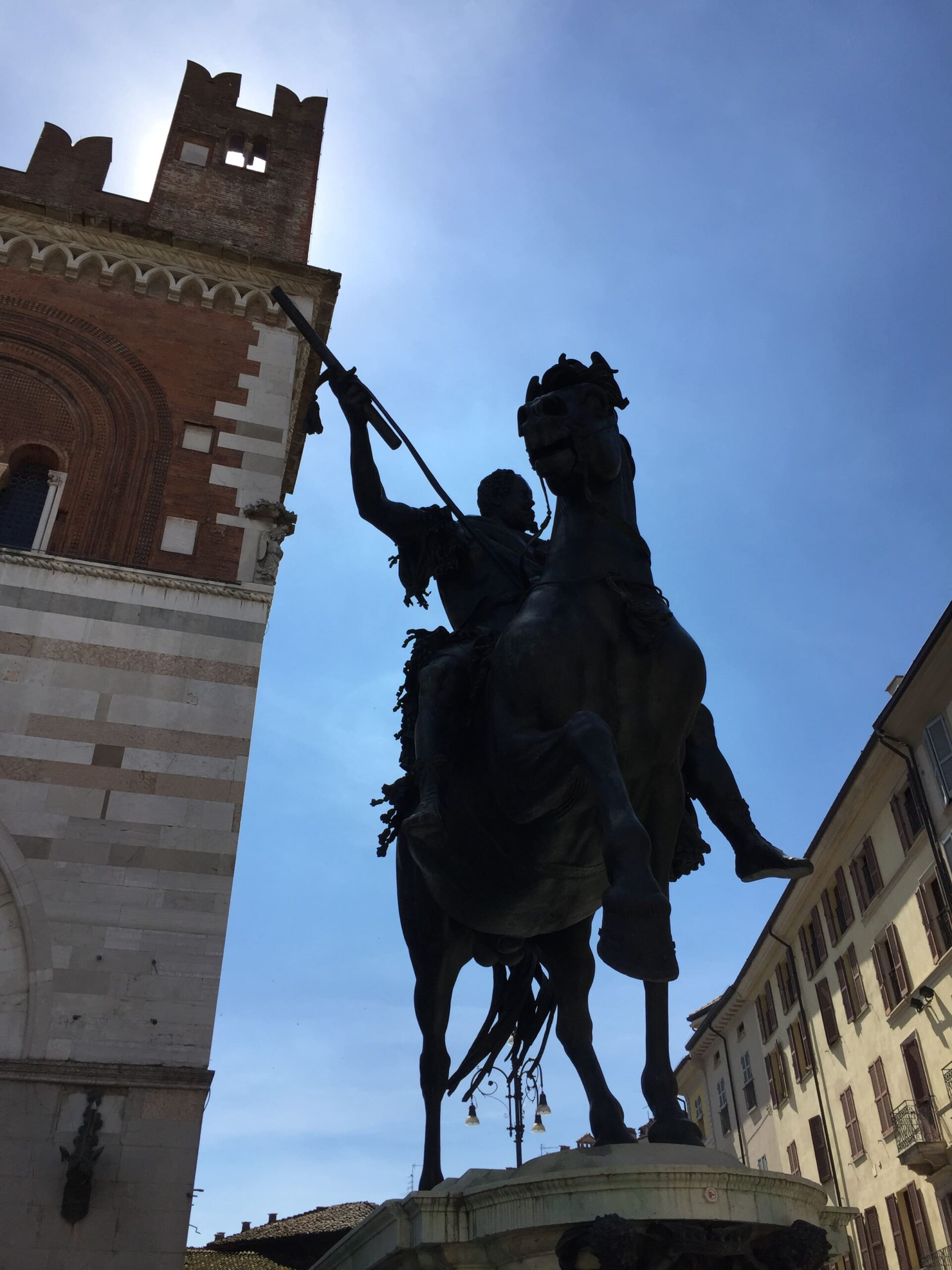StatuaSotto
